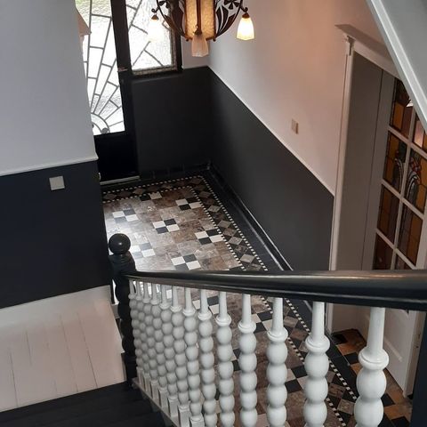 Peinture intérieure – cage d’escalier à Bruxelles