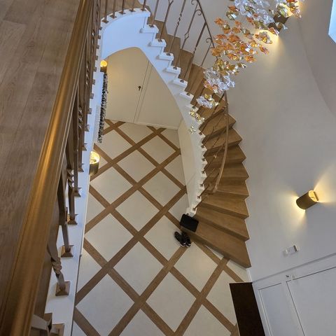 Peinture intérieure – cage d’escalier à Ohain