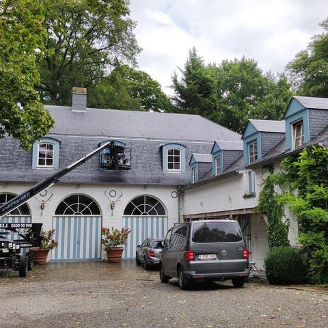 Peinture extérieure et façades – façades d’une villa, travail en nacelle à Bousval